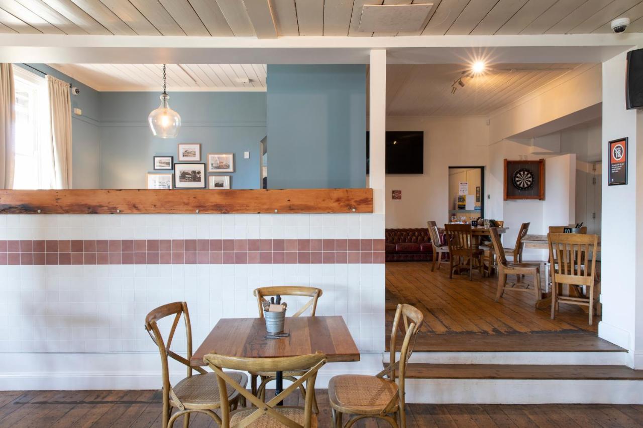 Robertson Public House And Kitchen Hotel ภายนอก รูปภาพ