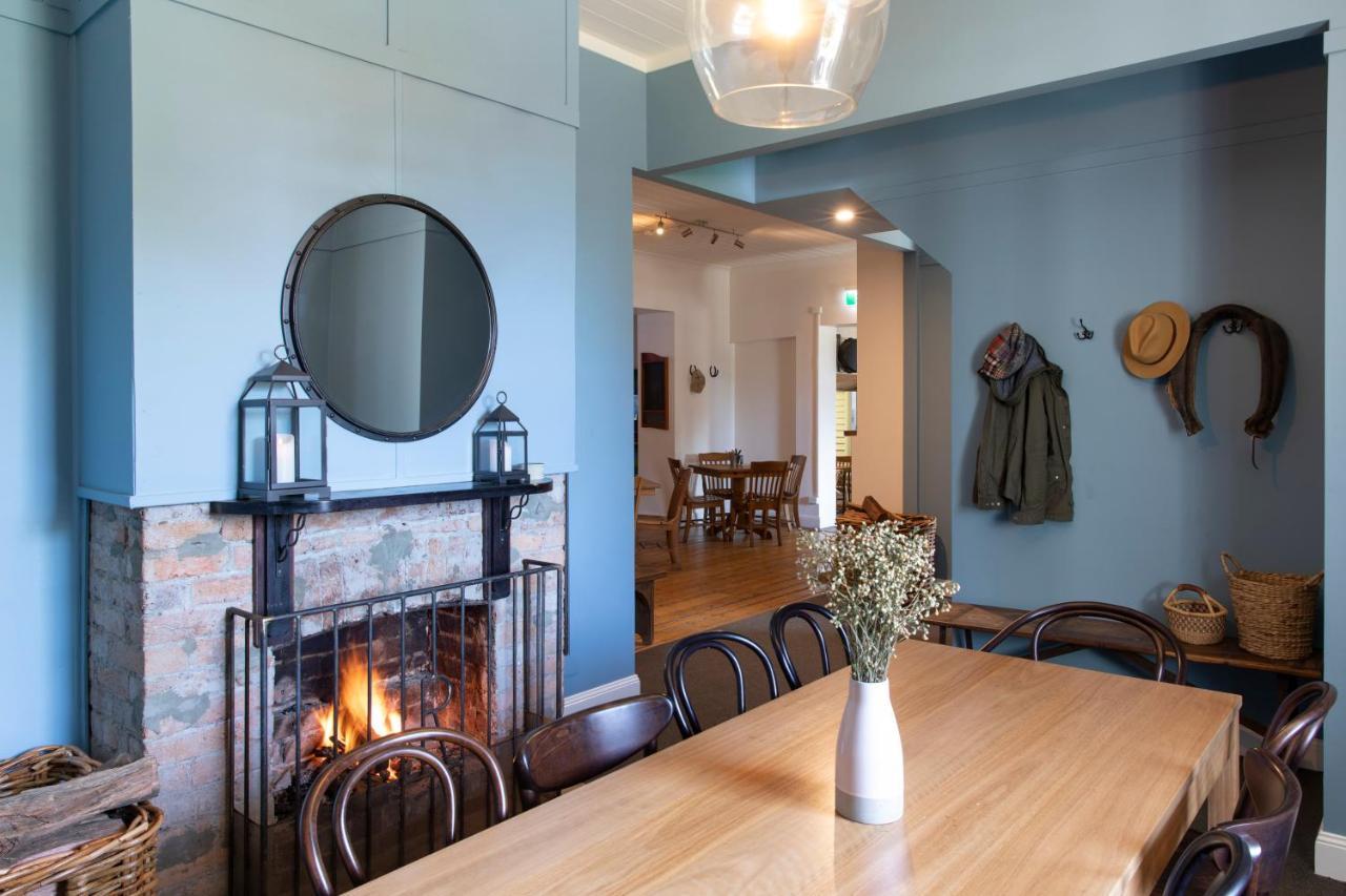 Robertson Public House And Kitchen Hotel ภายนอก รูปภาพ