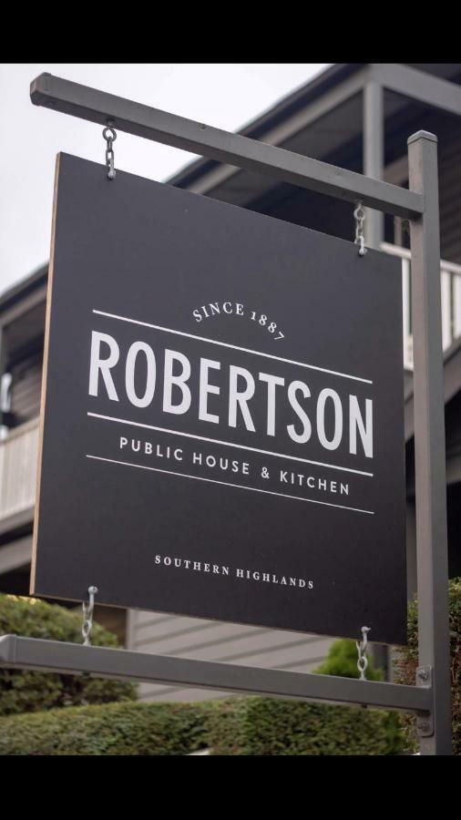 Robertson Public House And Kitchen Hotel ภายนอก รูปภาพ